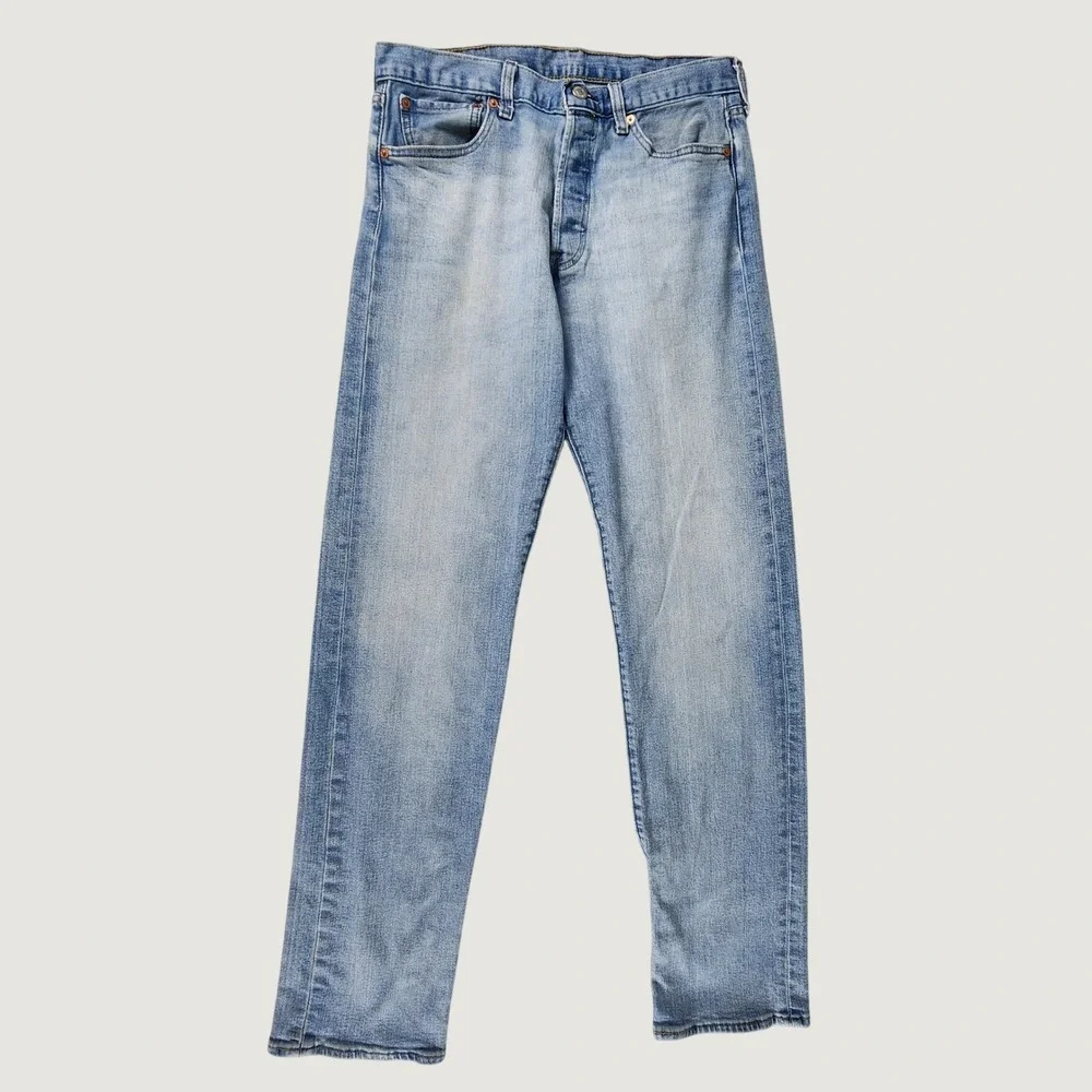 Levis 501 Original Fit Jeans Men 32x33 Light Wash Blue Denim Button Fly Straight